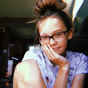 Meet your Posher, Chloe